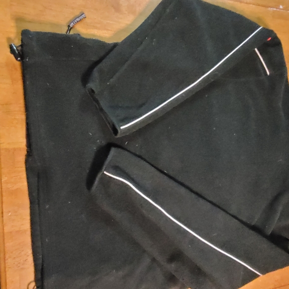 Zip up Canada Sweater - Picture 5 of 6